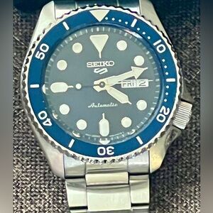 Seiko Sports 5 SRPD51 Blue Dive Watch 43mm Steel Bracelet EUC Automatic Diver